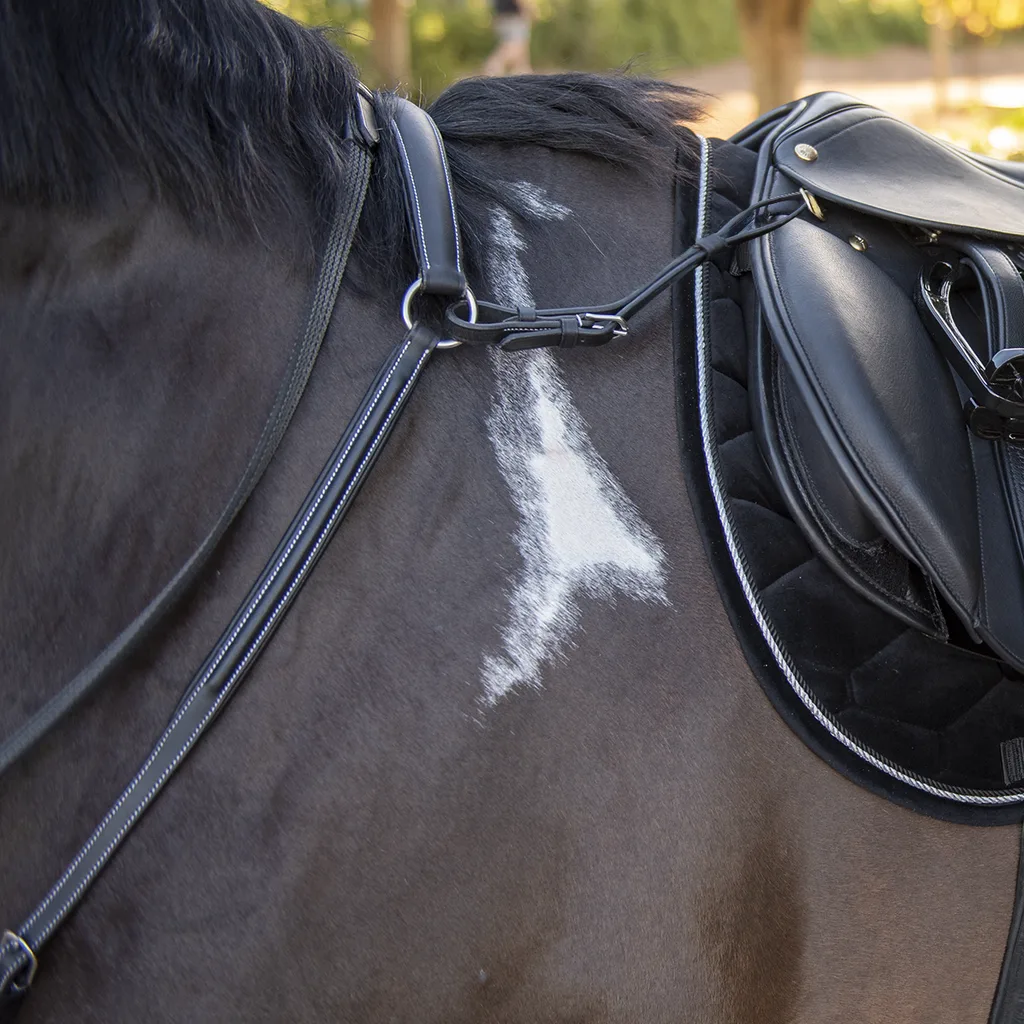 Capriole Elasticated Hunting Breastplate - Image 2